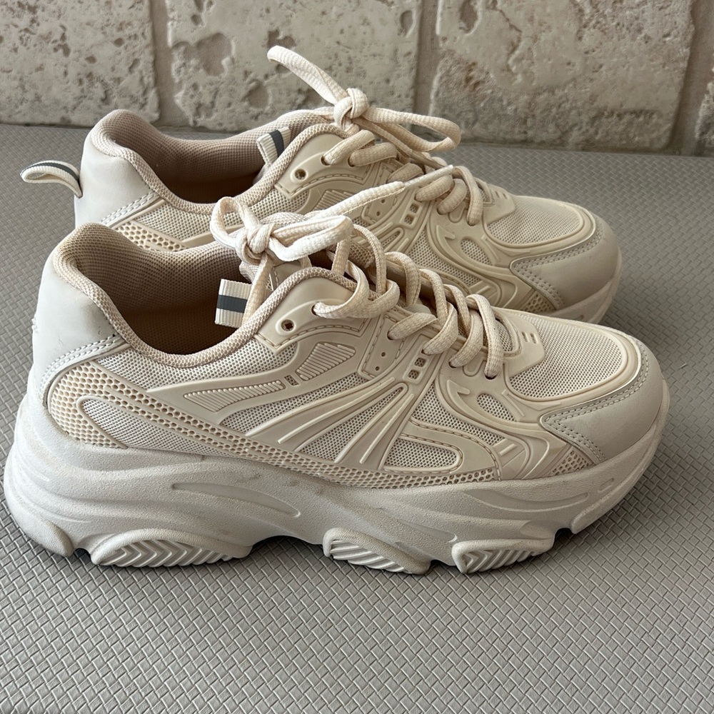 Women's Cream Sneakers Sz 6.5